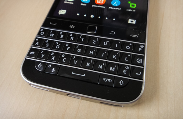 Blackberry-Classic-03.jpg