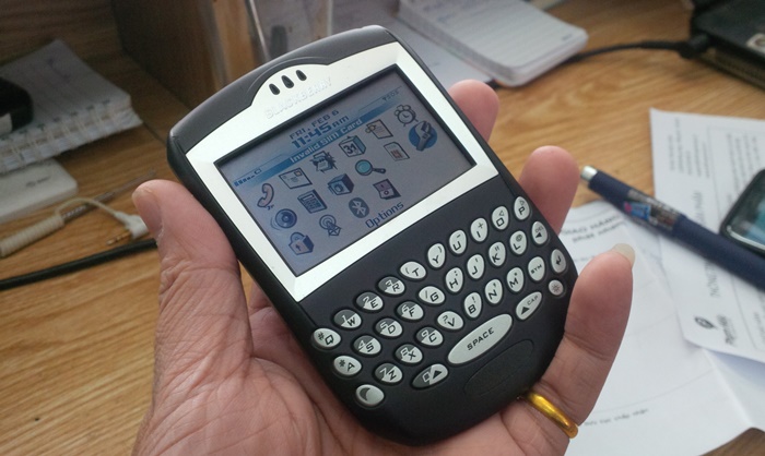 dien thoai blackberry 7290 (2).jpg