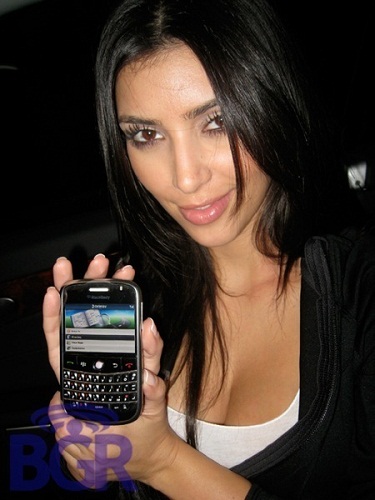 kim-kardashian-and-blackberry-bold-gallery.jpg