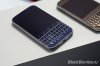 BlackBerry-Classic-White-Blue-Bronze-04.jpg