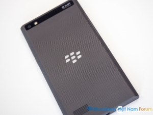 Hình ảnh BlackBerry Leap mới được công bố vào ngày 03/03/2015